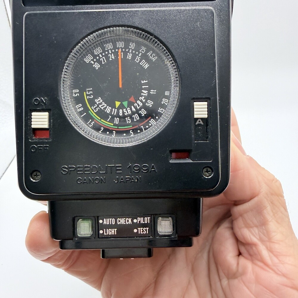 Vintage Canon Speedlite 199A Shoe Mount Flash Photography Equipment - Picture 6 of 16